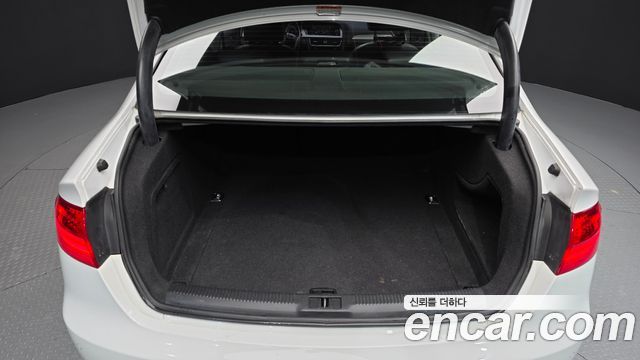 Audi A4 30 TDI Dynamic B8 2015 — фото 20