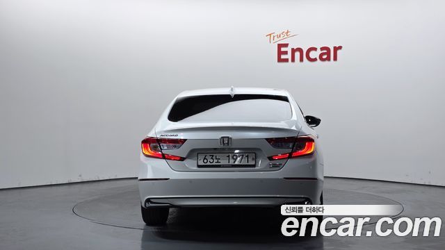 Honda Accord (X) 2.0 Hybrid Touring 2019 — фото 4