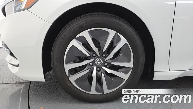 Honda Accord (X) 2.0 Hybrid Touring 2019 — фото 5