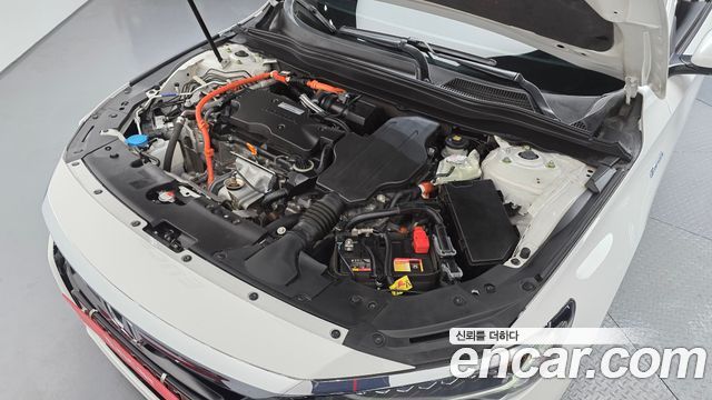 Honda Accord (X) 2.0 Hybrid Touring 2019 — фото 6