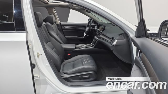 Honda Accord (X) 2.0 Hybrid Touring 2019 — фото 10