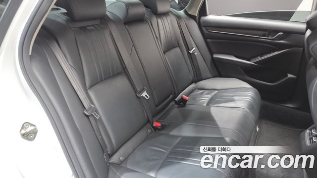 Honda Accord (X) 2.0 Hybrid Touring 2019 — фото 12