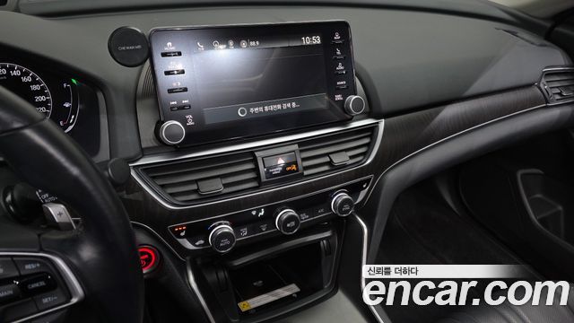 Honda Accord (X) 2.0 Hybrid Touring 2019 — фото 14