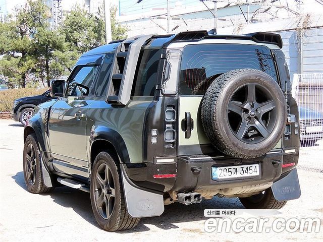 Land Rover Defender (L663) 90 D250 SE 2022 — фото 3