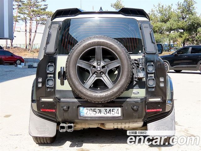 Land Rover Defender (L663) 90 D250 SE 2022 — фото 4