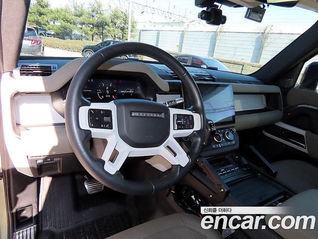 Land Rover Defender (L663) 90 D250 SE 2022 — фото 7