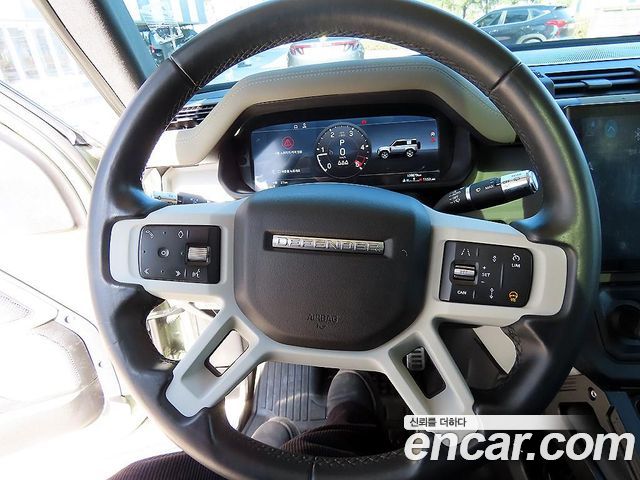 Land Rover Defender (L663) 90 D250 SE 2022 — фото 8
