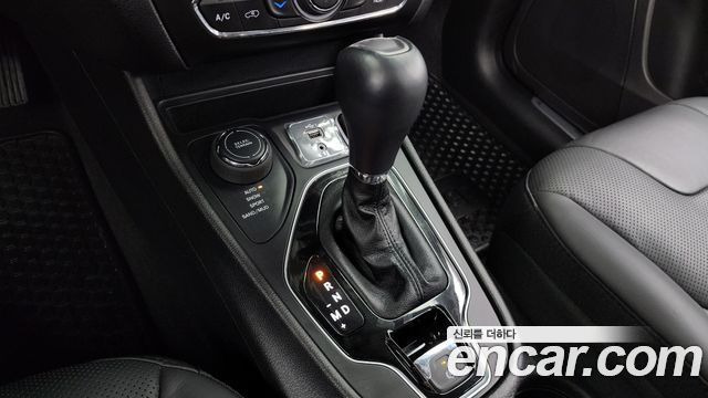 Jeep Cherokee (KL) 2.4 Limited AWD 2021 — фото 9