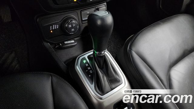 Jeep Renegade 2.0 Diesel Limited AWD 2018 — фото 9