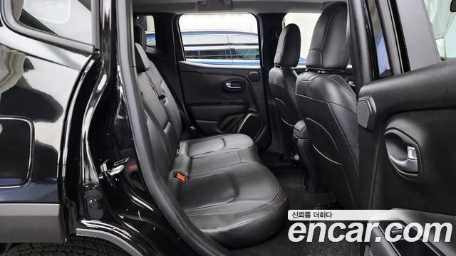 Jeep Renegade 2.0 Diesel Limited AWD 2018 — фото 12