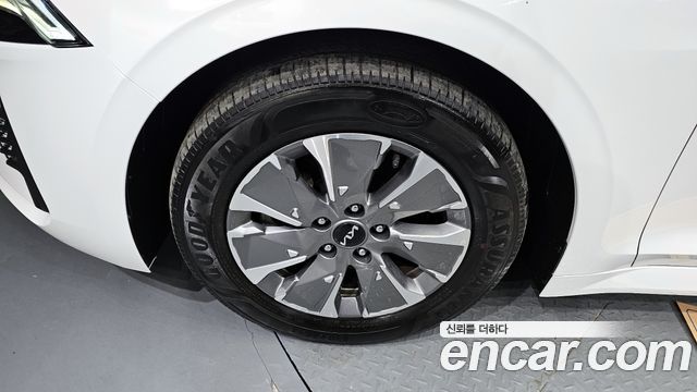 Kia K5 Hybrid (III) Trendy 2022 — фото 5