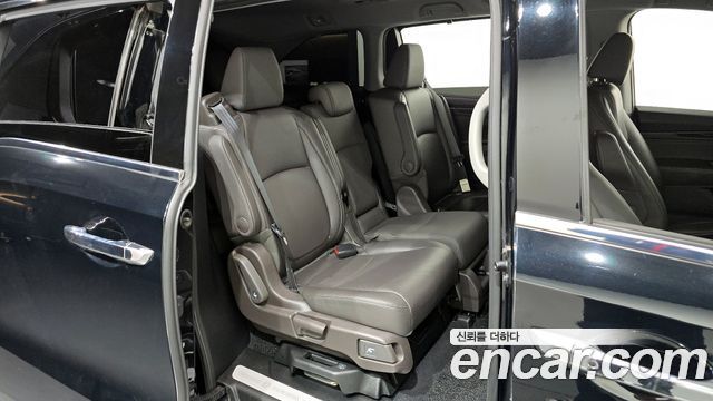 Honda Odyssey 3.5 5th 2019 — фото 12