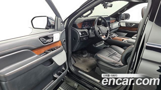 Lincoln Navigator (IV) 3.5L Black Label 2023 — фото 10