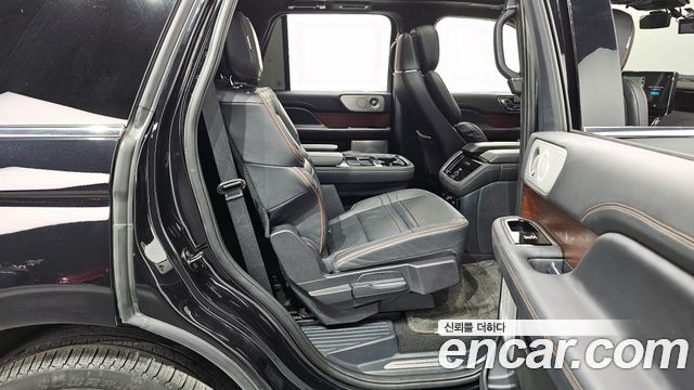 Lincoln Navigator (IV) 3.5L Black Label 2023 — фото 12