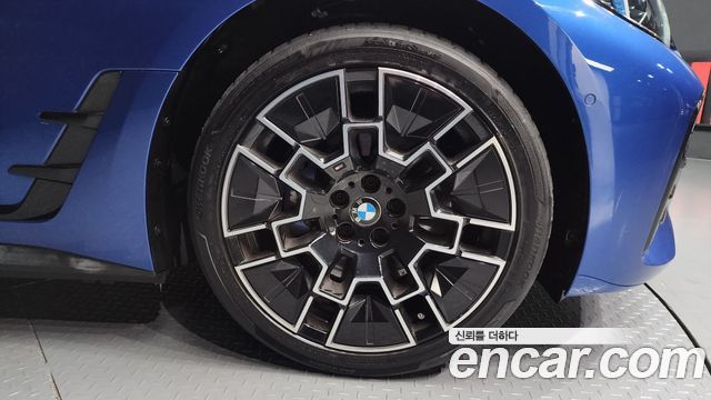 BMW i4 eDrive40 M Sports 2025 — фото 5