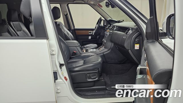 Land Rover Discovery 4 3.0 SDV6 HSE 2014 — фото 11