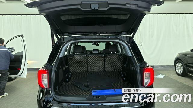 Ford Explorer (VI) 2.3 LimIted 4WD 2021 — фото 20
