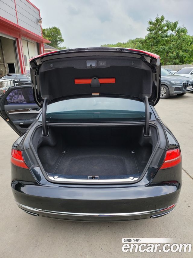 Audi A8 60 TFSI Quattro LWB D4 2015 — фото 19