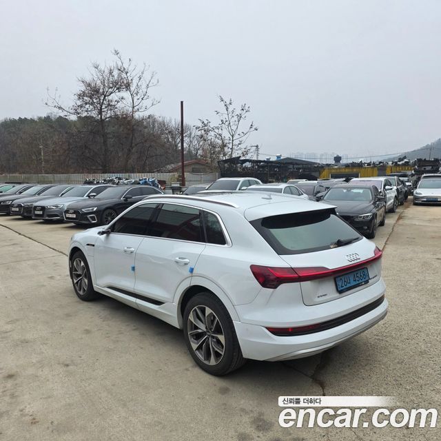 Audi e-tron 55 Quattro 2020 — фото 3