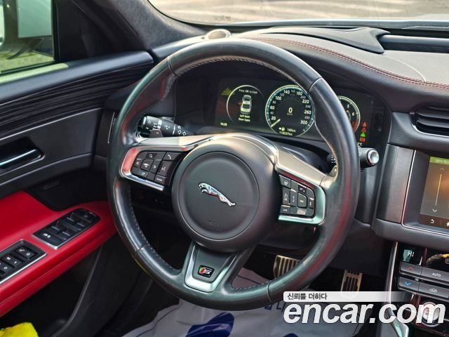 Jaguar XF (X260) 3.0 S AWD 2017 — фото 16