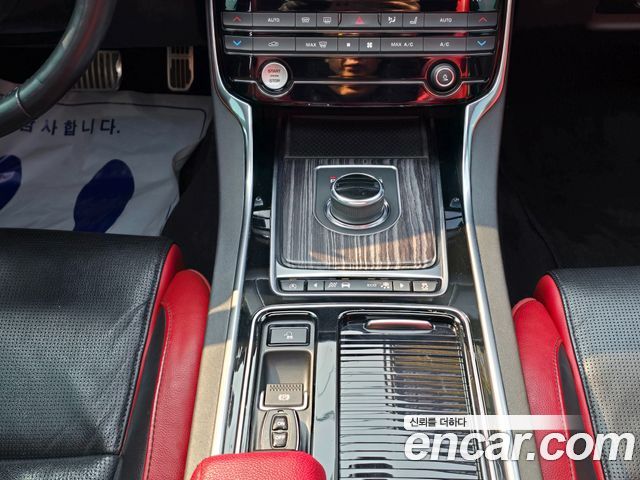 Jaguar XF (X260) 3.0 S AWD 2017 — фото 18