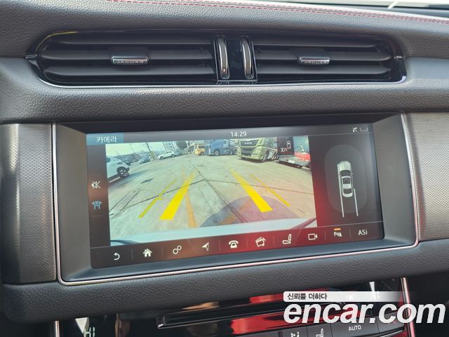 Jaguar XF (X260) 3.0 S AWD 2017 — фото 20
