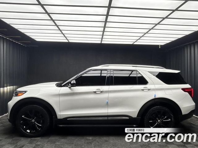 Ford Explorer (VI) 3.0 Platinum 4WD 2022 — фото 3