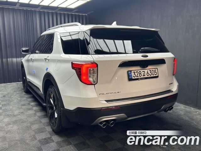 Ford Explorer (VI) 3.0 Platinum 4WD 2022 — фото 4