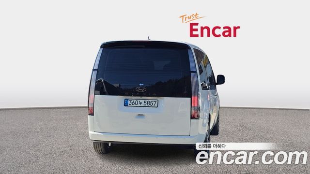 Hyundai Staria Lounge 9-Seater Inspiration 2022 — фото 4