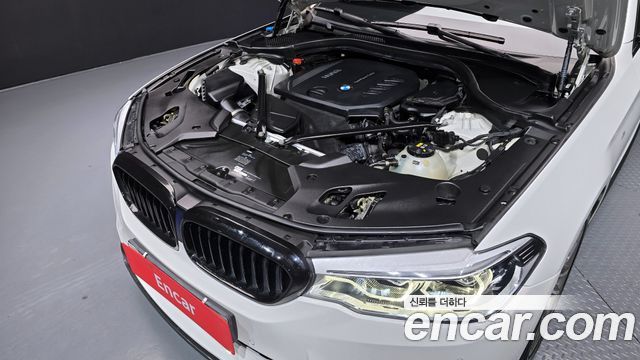 BMW 5 Series (G30) 520d M Sport package 2017 — фото 6