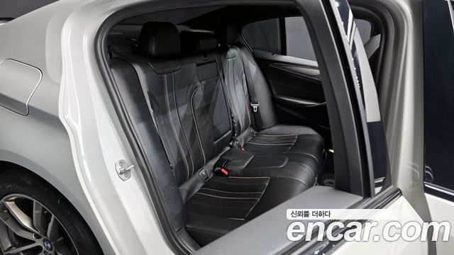 BMW 5 Series (G30) 520d M Sport package 2017 — фото 16