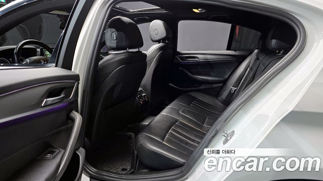 BMW 5 Series (G30) 520d M Sport package 2017 — фото 17
