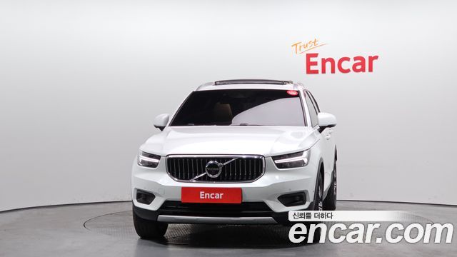 Volvo XC40 B4 Inscription 2022 — фото 3