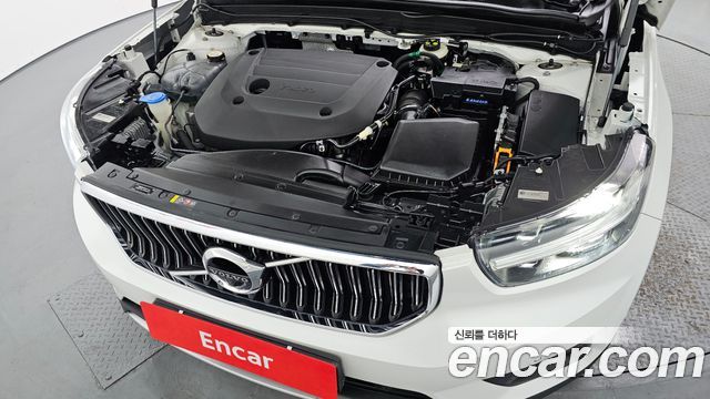 Volvo XC40 B4 Inscription 2022 — фото 6