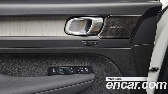 Volvo XC40 B4 Inscription 2022 — фото 18