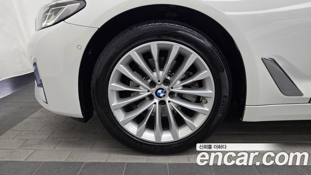 BMW 5 Series (G30) 523d Luxury 2021 — фото 5