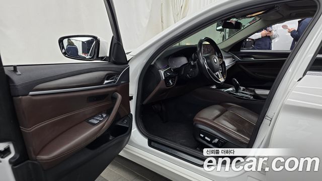 BMW 5 Series (G30) 523d Luxury 2021 — фото 10