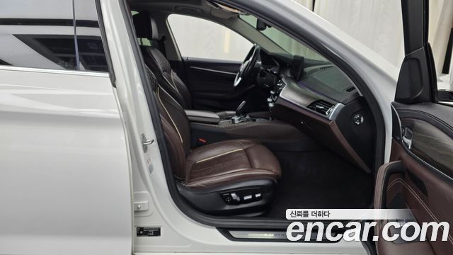 BMW 5 Series (G30) 523d Luxury 2021 — фото 11