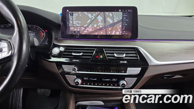 BMW 5 Series (G30) 523d Luxury 2021 — фото 14