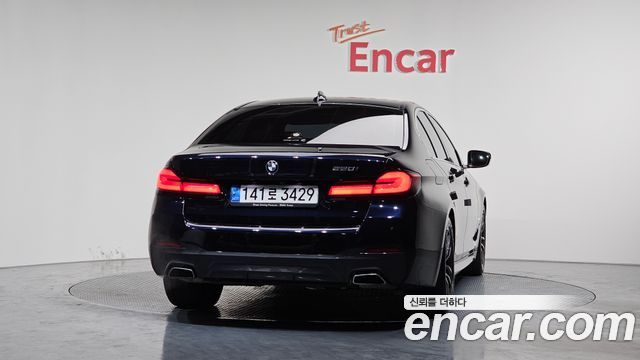 BMW 5 Series (G30) 520i M Sport 2022 — фото 4
