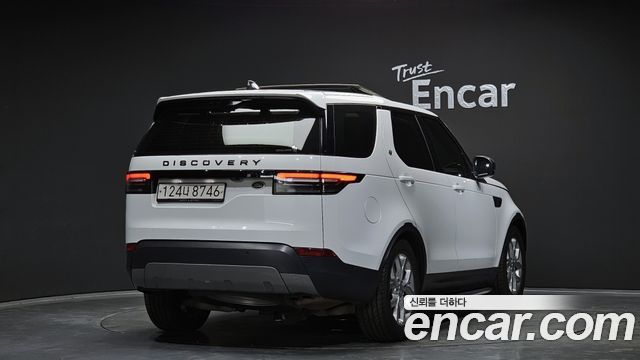 Land Rover Discovery 5 2.0 SD4 SE 2018 — фото 2