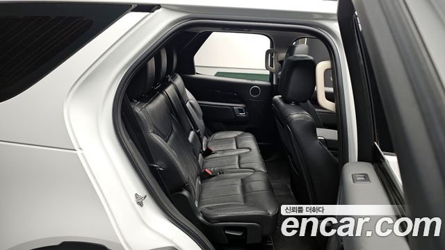 Land Rover Discovery 5 2.0 SD4 SE 2018 — фото 11