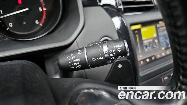 Land Rover Discovery 5 2.0 SD4 SE 2018 — фото 17
