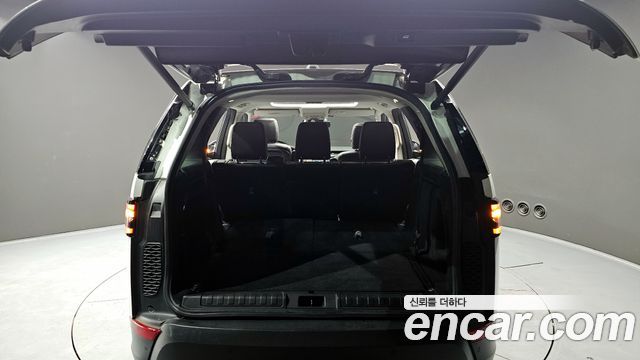 Land Rover Discovery 5 2.0 SD4 SE 2018 — фото 20