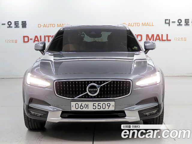 Volvo V90 Cross Country T5 Pro AWD 2018 — фото 3