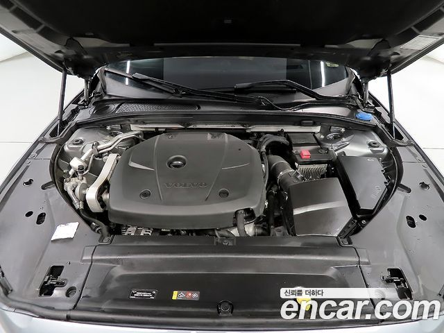 Volvo V90 Cross Country T5 Pro AWD 2018 — фото 6