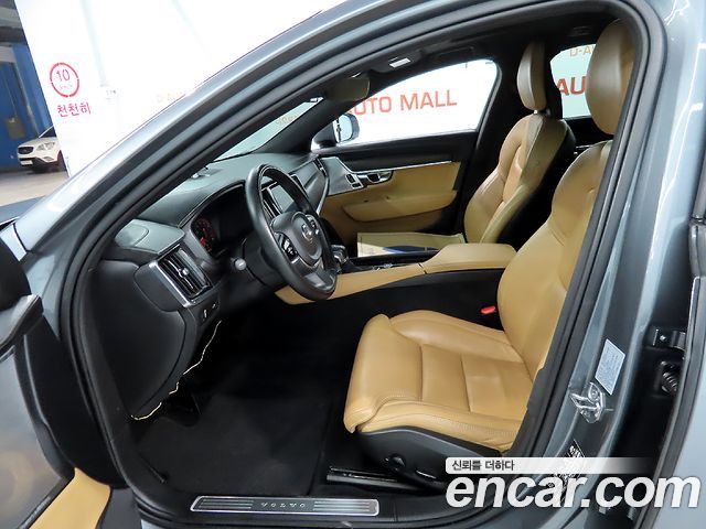 Volvo V90 Cross Country T5 Pro AWD 2018 — фото 10