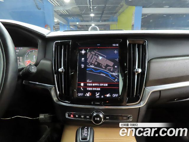 Volvo V90 Cross Country T5 Pro AWD 2018 — фото 20