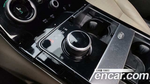 Land Rover Range Rover Velar 3.0 D300 R-Dynamic HSE 2018 — фото 9