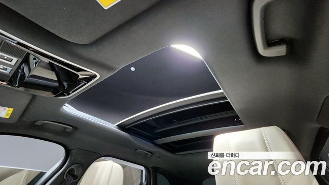 Land Rover Range Rover Velar 3.0 D300 R-Dynamic HSE 2018 — фото 18